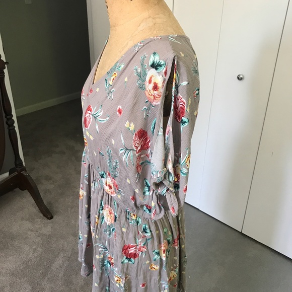 NWT Torrid Taupe Cold Shoulder Hi-Lo Tunic - Picture 6 of 7